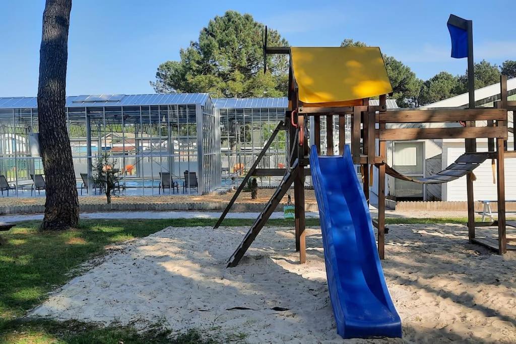 Apartamento Chez Ced Et Laeti, Prive Avec Jardin Et Terrasse Dans L'estuaire Muni D'une Piscine Couverte Et Aire De Jeu, Linge De Lit Et De Salle D'eau Ainsi Que Tele, Compris Dans Le Tarif Profitez A Fond De Notre Belle Region *