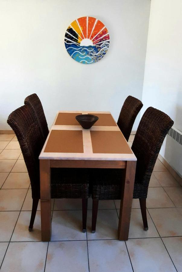 Apartamento Chez Ced Et Laeti, Prive Avec Jardin Et Terrasse Dans L'estuaire Muni D'une Piscine Couverte Et Aire De Jeu, Linge De Lit Et De Salle D'eau Ainsi Que Tele, Compris Dans Le Tarif Profitez A Fond De Notre Belle Region Le Verdon-sur-Mer