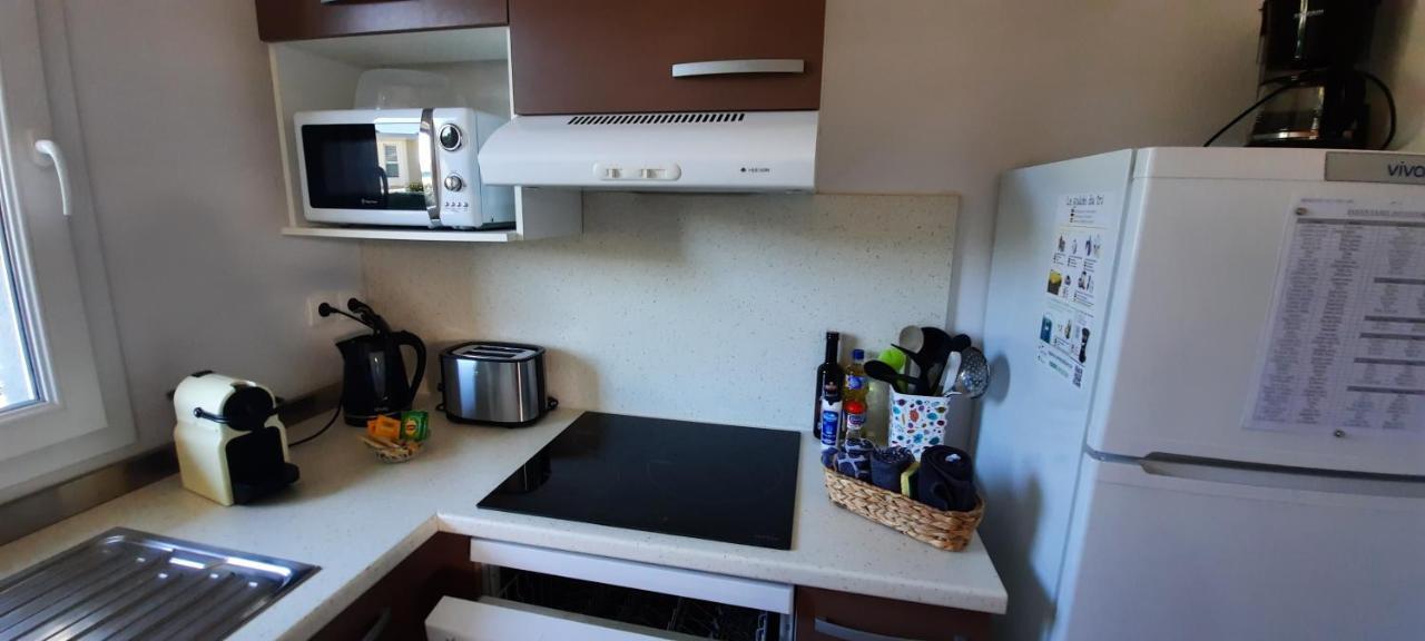 Chez Ced Et Laeti, Prive Avec Jardin Et Terrasse Dans L'estuaire Muni D'une Piscine Couverte Et Aire De Jeu, Linge De Lit Et De Salle D'eau Ainsi Que Tele, Compris Dans Le Tarif Profitez A Fond De Notre Belle Region