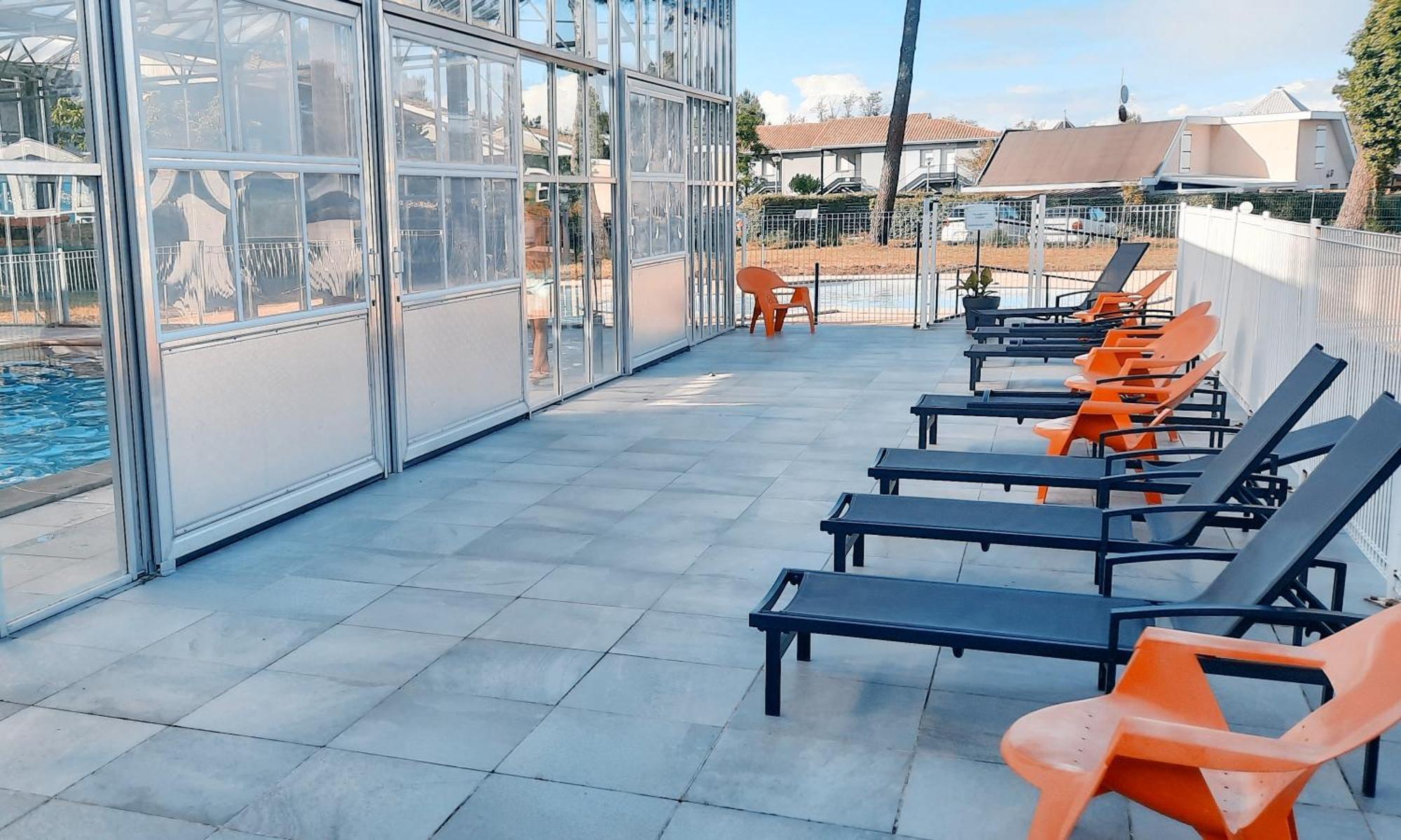 Apartamento Chez Ced Et Laeti, Prive Avec Jardin Et Terrasse Dans L'estuaire Muni D'une Piscine Couverte Et Aire De Jeu, Linge De Lit Et De Salle D'eau Ainsi Que Tele, Compris Dans Le Tarif Profitez A Fond De Notre Belle Region